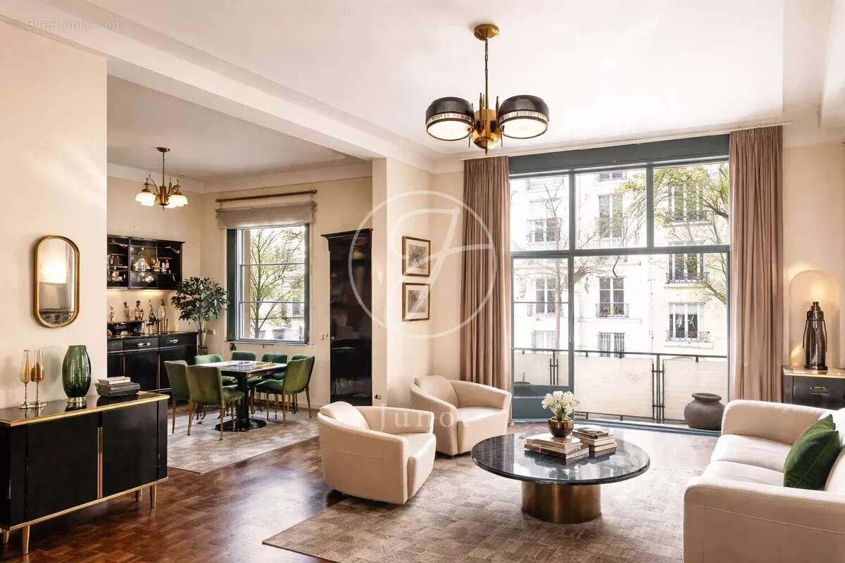 Appartement à PARIS-18E