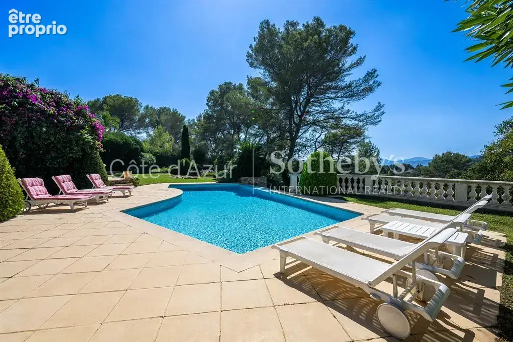 Mougins, villa avec piscine à débordement et vue sur le vieux village - photo 6