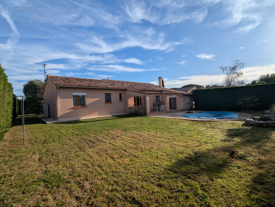 Maison à LAGRAVE
