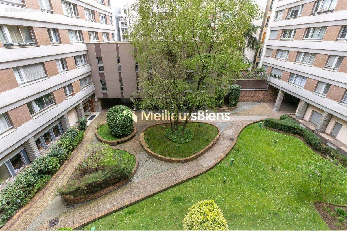 Appartement à PARIS-11E