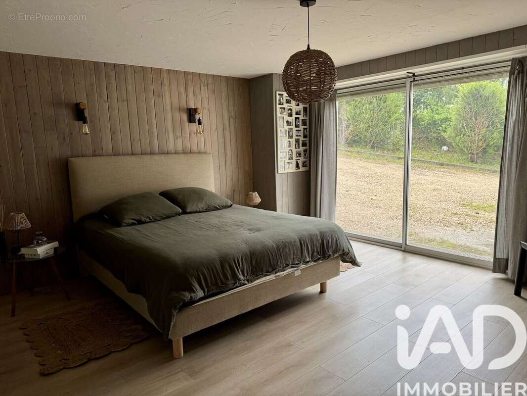 Photo 9 - Maison à LA CHAPELLE-DE-LA-TOUR