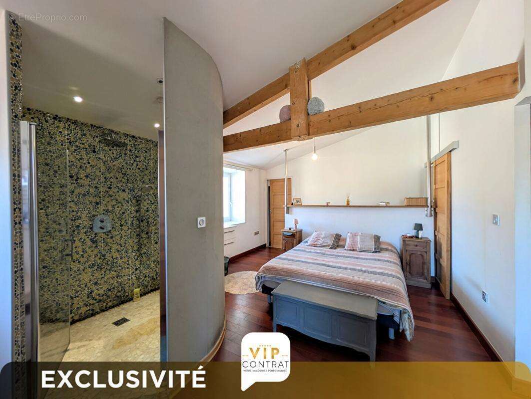 Maison de caractère à Triac Lautrait Exclusivité VIP réf 436237 - photo 10
