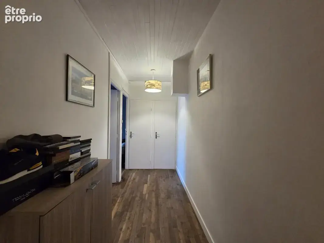 Maison de plain-pied avec jardin, garage et dépendance, à 5 - photo 4