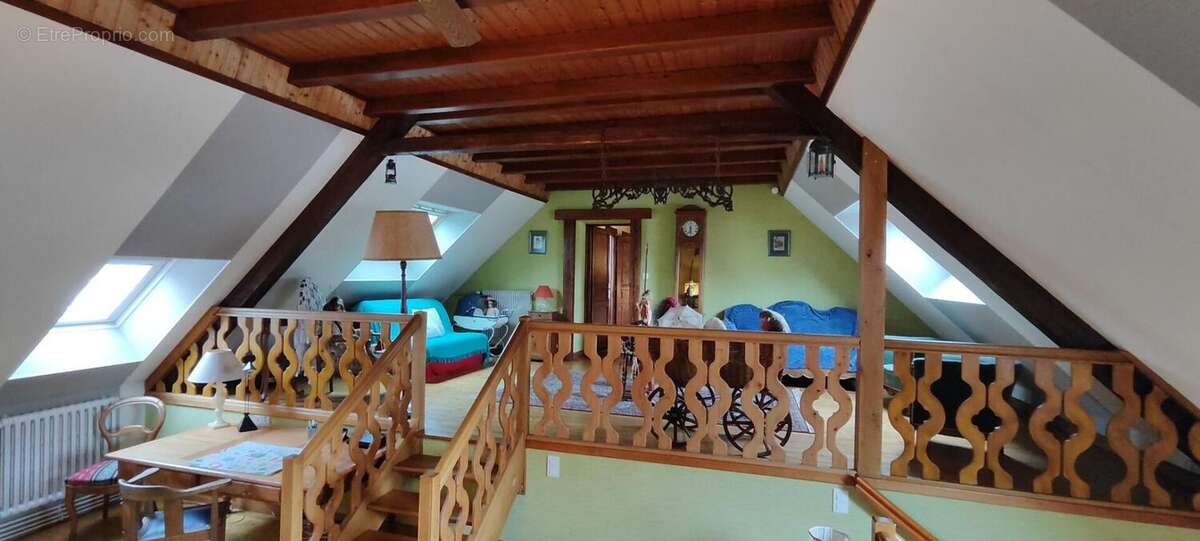 Maison à ROUGEMONT-LE-CHATEAU