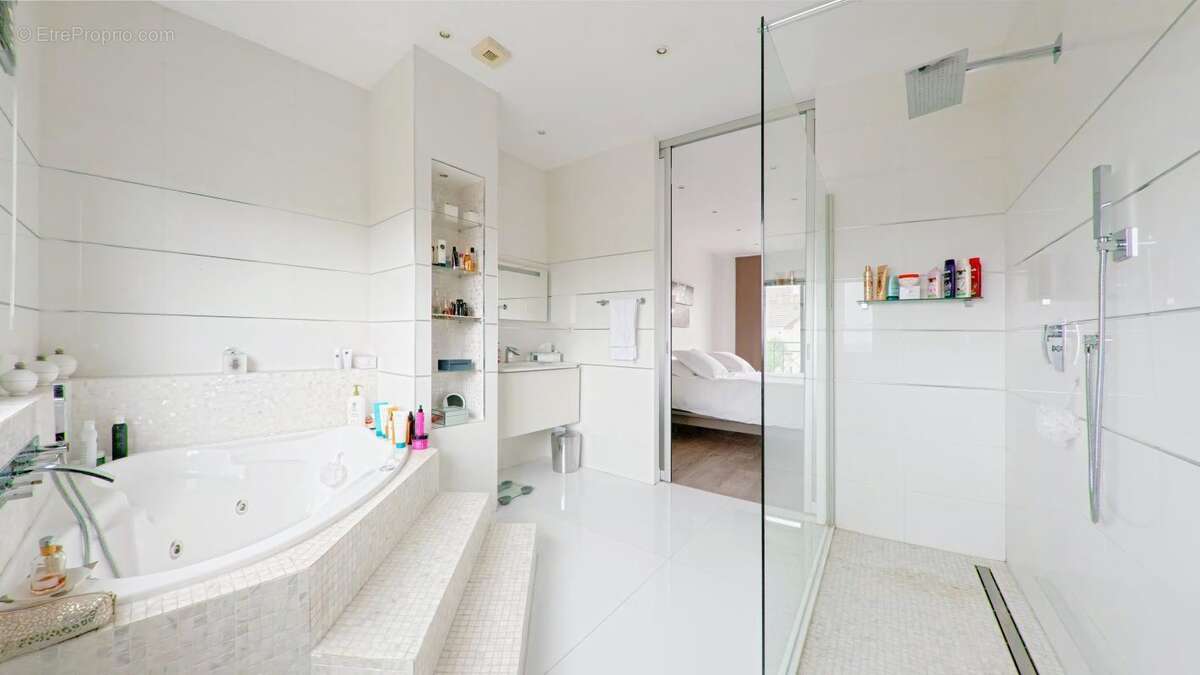 Maison à SAINT-MAUR-DES-FOSSES