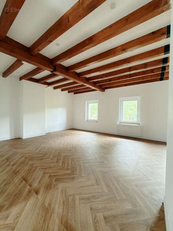 Appartement 71 m² à Saint-Just-Saint-Rambert  - photo 2