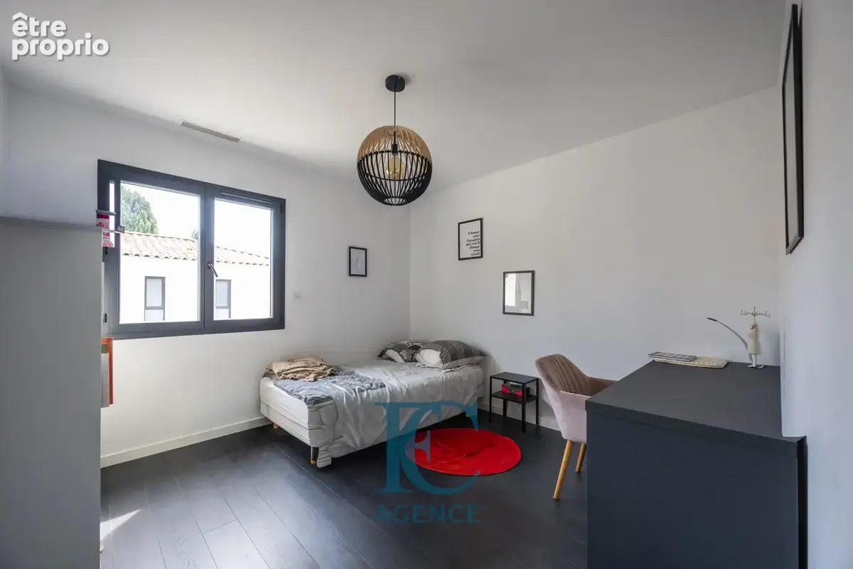 Maison contemporaine de 129 m2 à proximité de la plage de la Coudoulière - photo 6