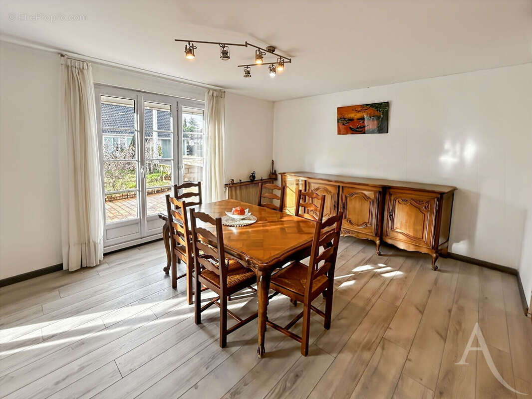 Maison à SAINT-MICHEL-SUR-ORGE