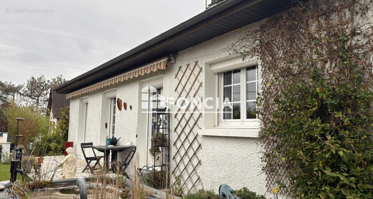 Maison à AMILLY
