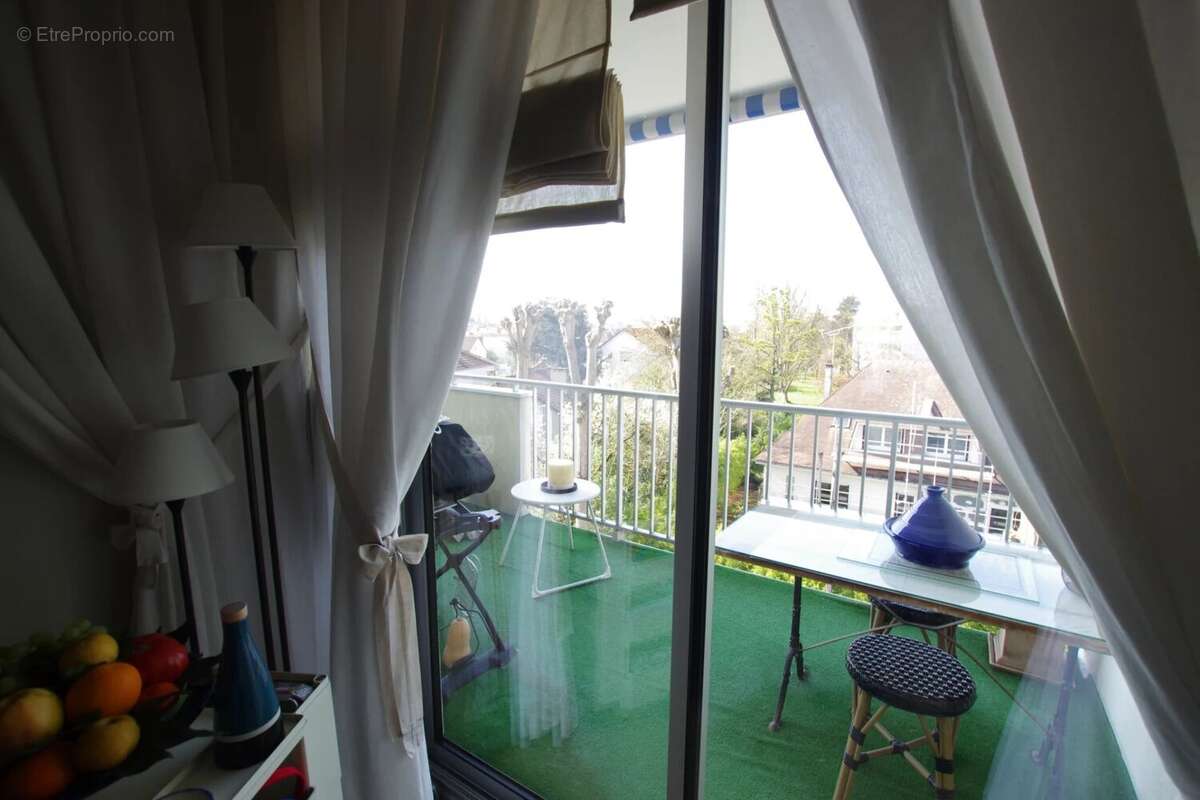 Appartement à FRESNES