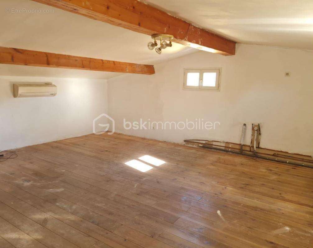 Maison à LA ROQUETTE-SUR-SIAGNE