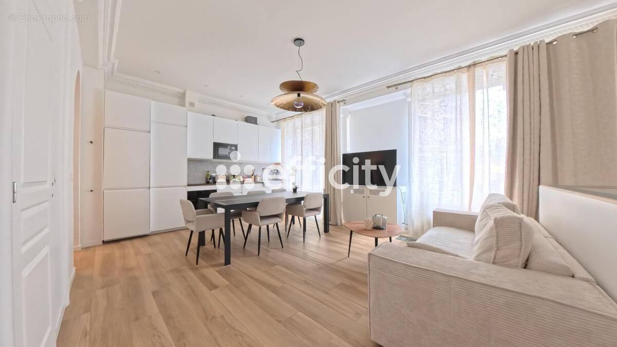 Appartement à PARIS-12E