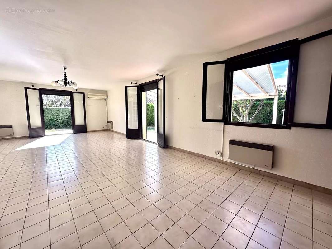 Maison à VILLENEUVE-DE-LA-RAHO