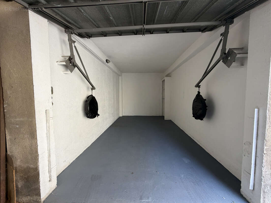Parking à MARSEILLE-5E