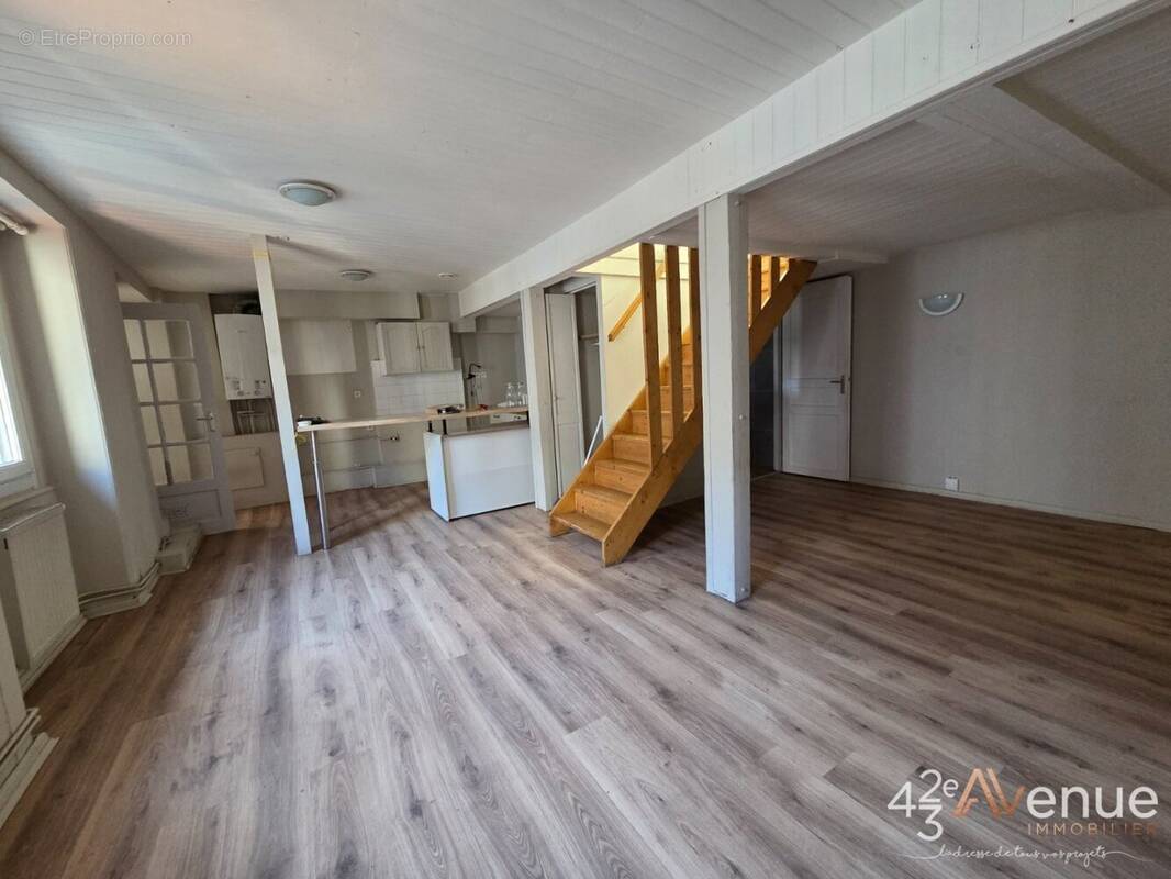 Appartement à SAINT-ETIENNE