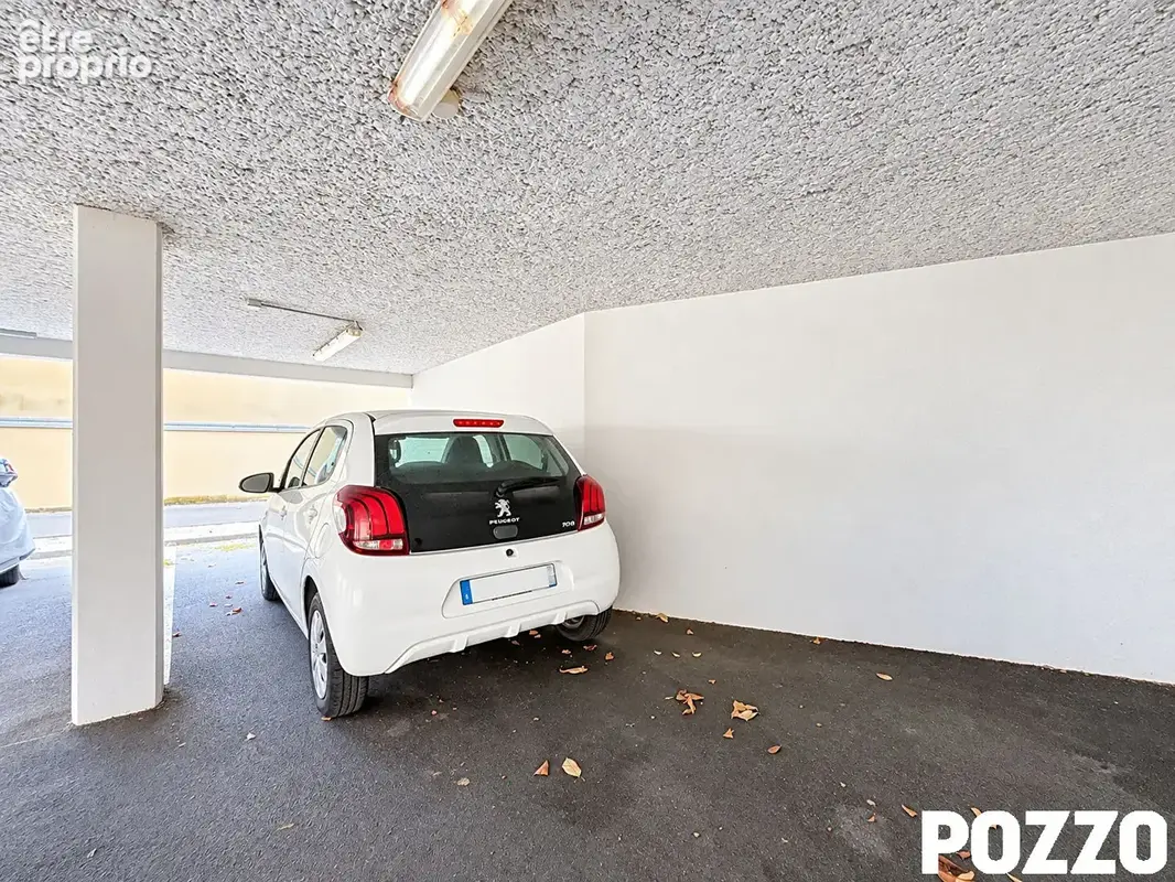 GRANVILLE - Appartement T2 avec balcon, parking couvert et cave - photo 11