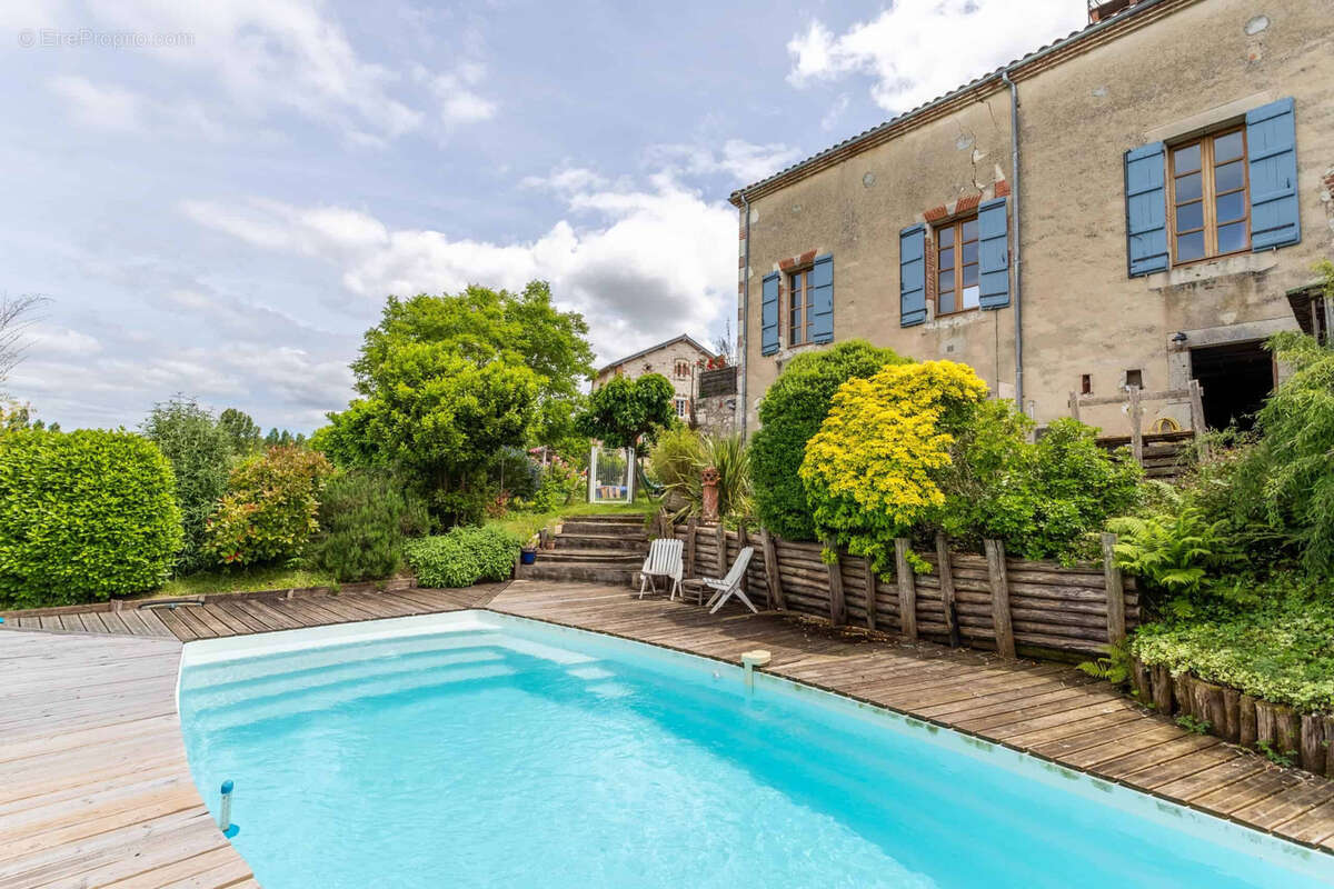 Maison de village avec piscine et jardin - photo 3