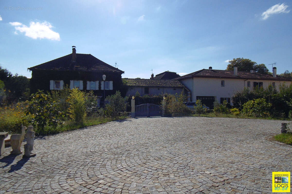 Maison à PORT-DE-LANNE