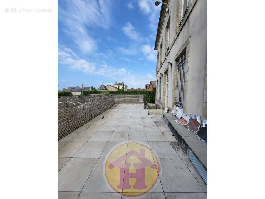 Commerce à SAINT-JUNIEN