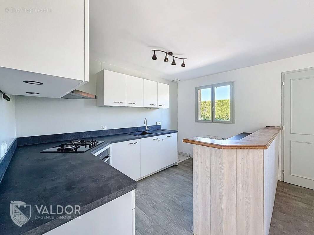 Maison à MONTMERLE-SUR-SAONE