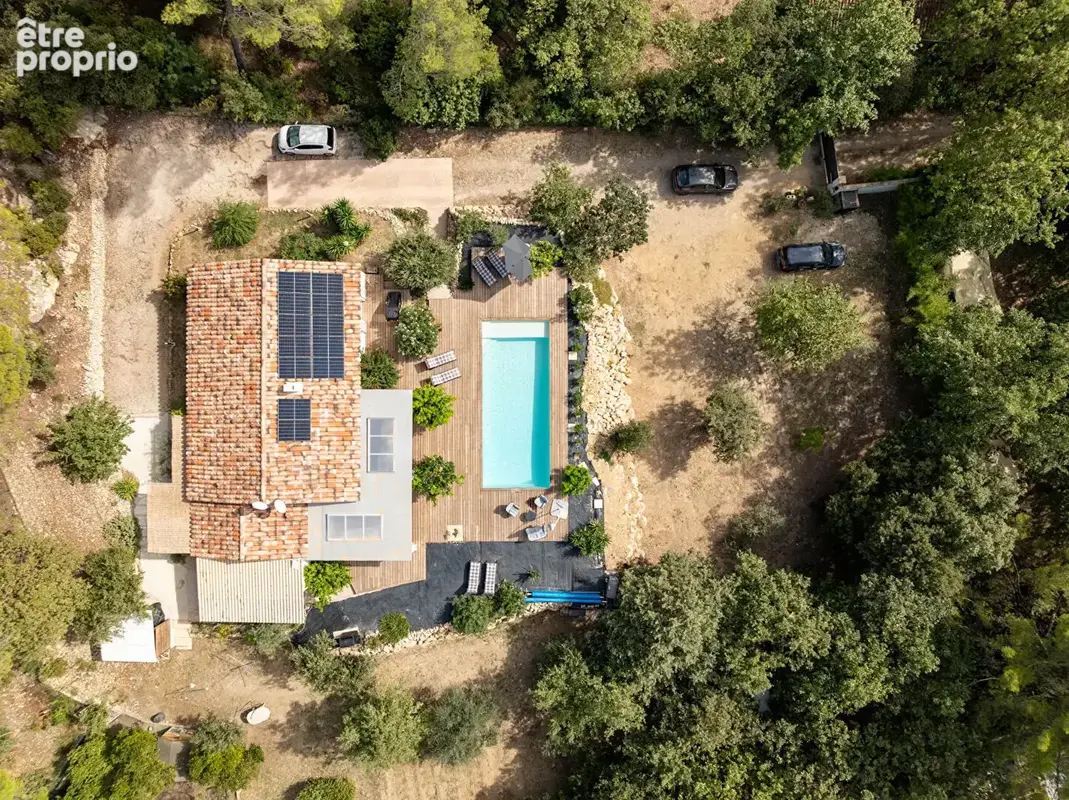A VENDRE EN EXCLUSIVITÉ ! FIGANIÈRES Maison de plain-pied 126 m² 3 chambres Piscine et terrain de 2074 m² - photo 4