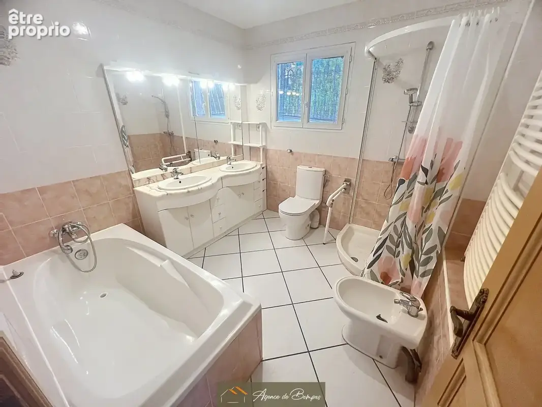 Secteur residentiel - villa 4 faces  99.65 m2 hbts av studio 44.81 independant sur 933 m2 de terrain  - - photo 17