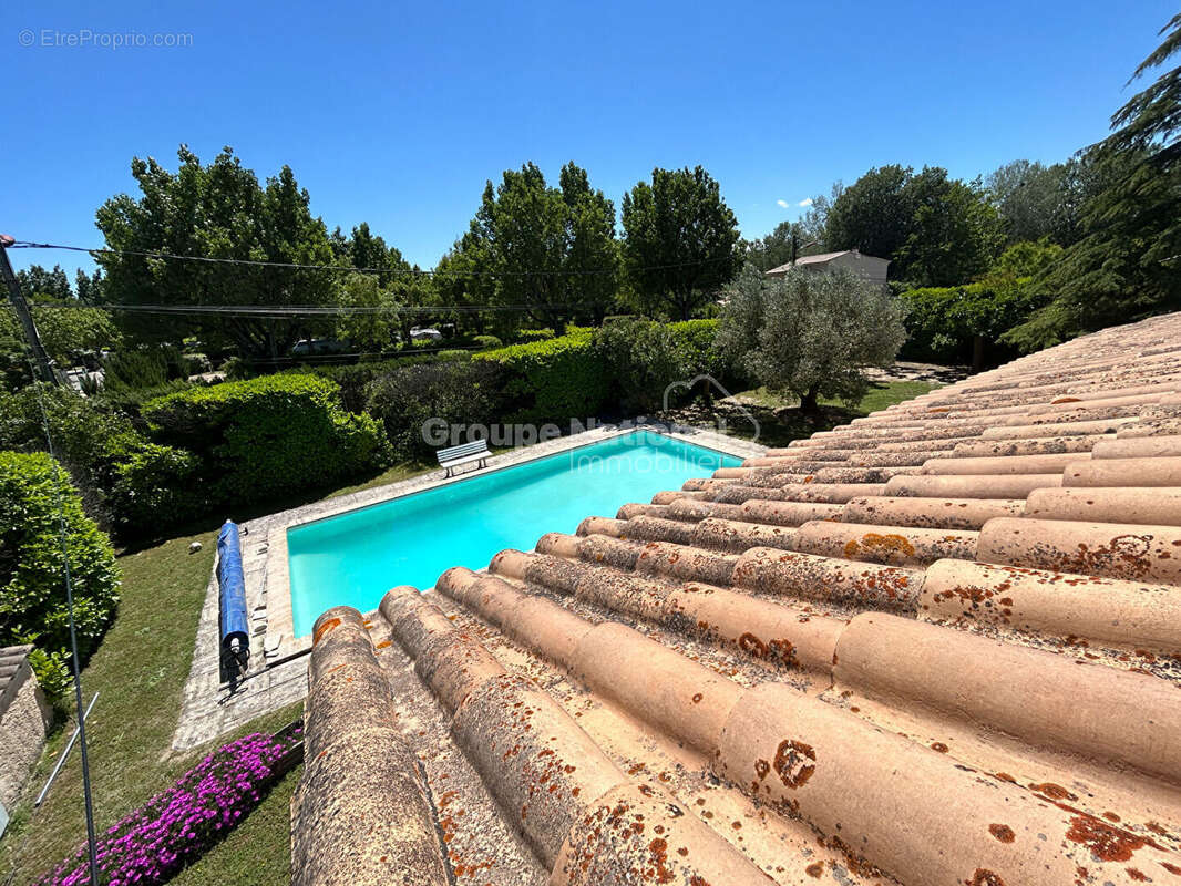 Maison 5 chambres sur parcelle de 1364 m² avec piscine et grand garage - Aubignan - photo 17