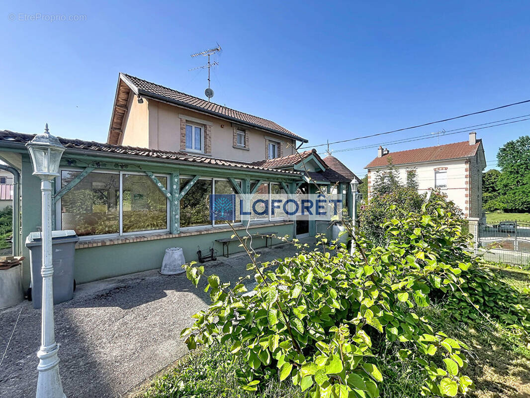 Maison à WASSY