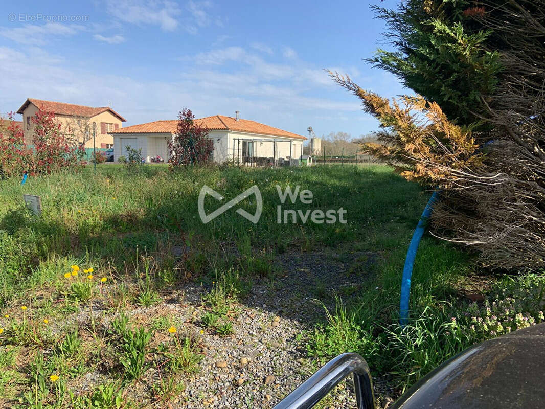 Terrain à SAULT-DE-NAVAILLES