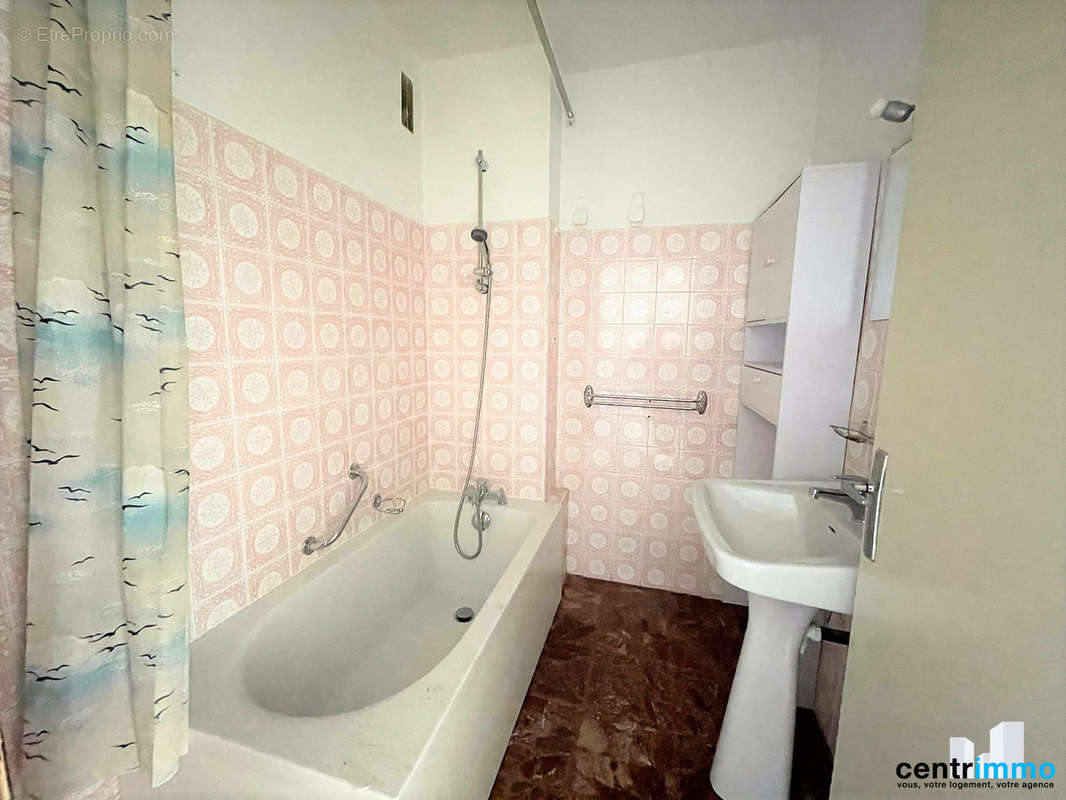 Salle de bains Centrimmo - Appartement à MONTPELLIER