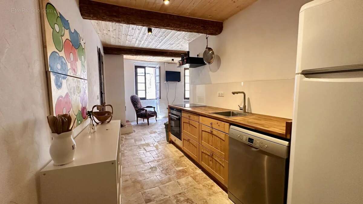 Appartement de village rénové avec caves voûtées — Haut de Cagnes - photo 4