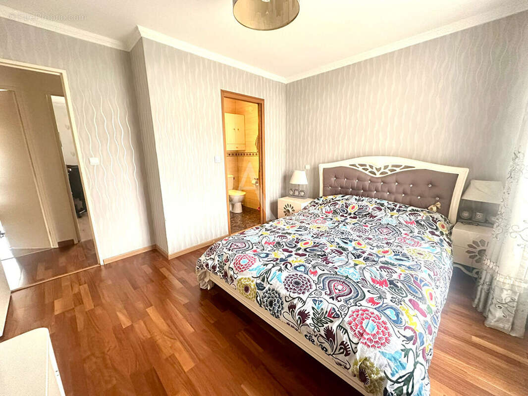 Maison à BUSSY-SAINT-GEORGES