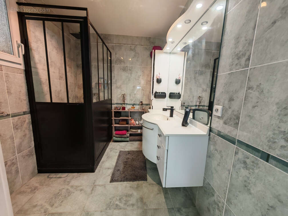 Maison à SAINT-MARTIN-DE-FONTENAY