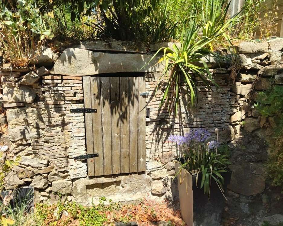 Authentique maison de charme avec jardin et dépendances à MONTREUIL-SUR-LOIR - photo 12