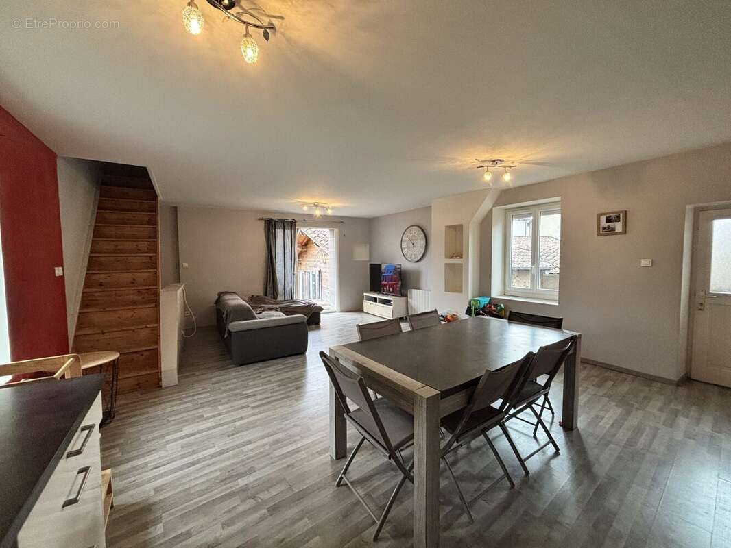 Maison à VILLIE-MORGON