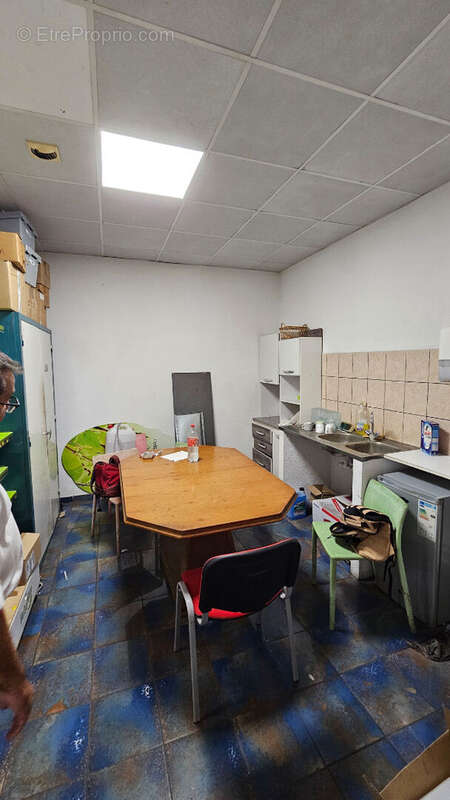 Commerce à LA POSSESSION