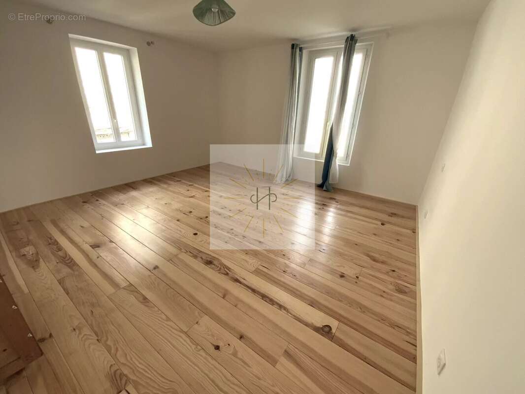 Maison à MONTELIMAR