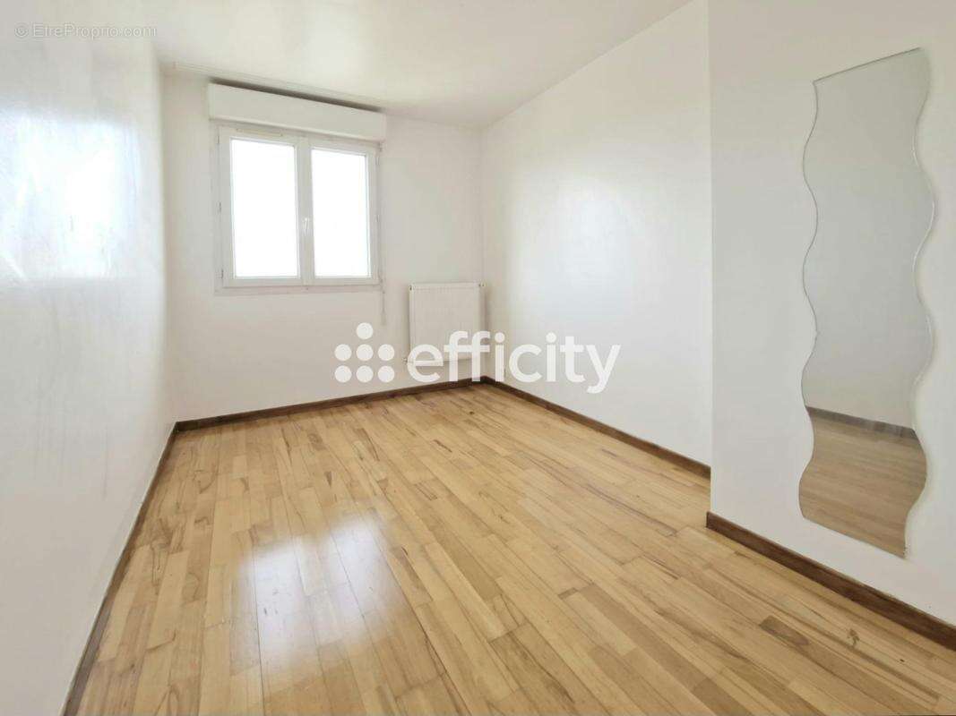 Appartement à BONDY