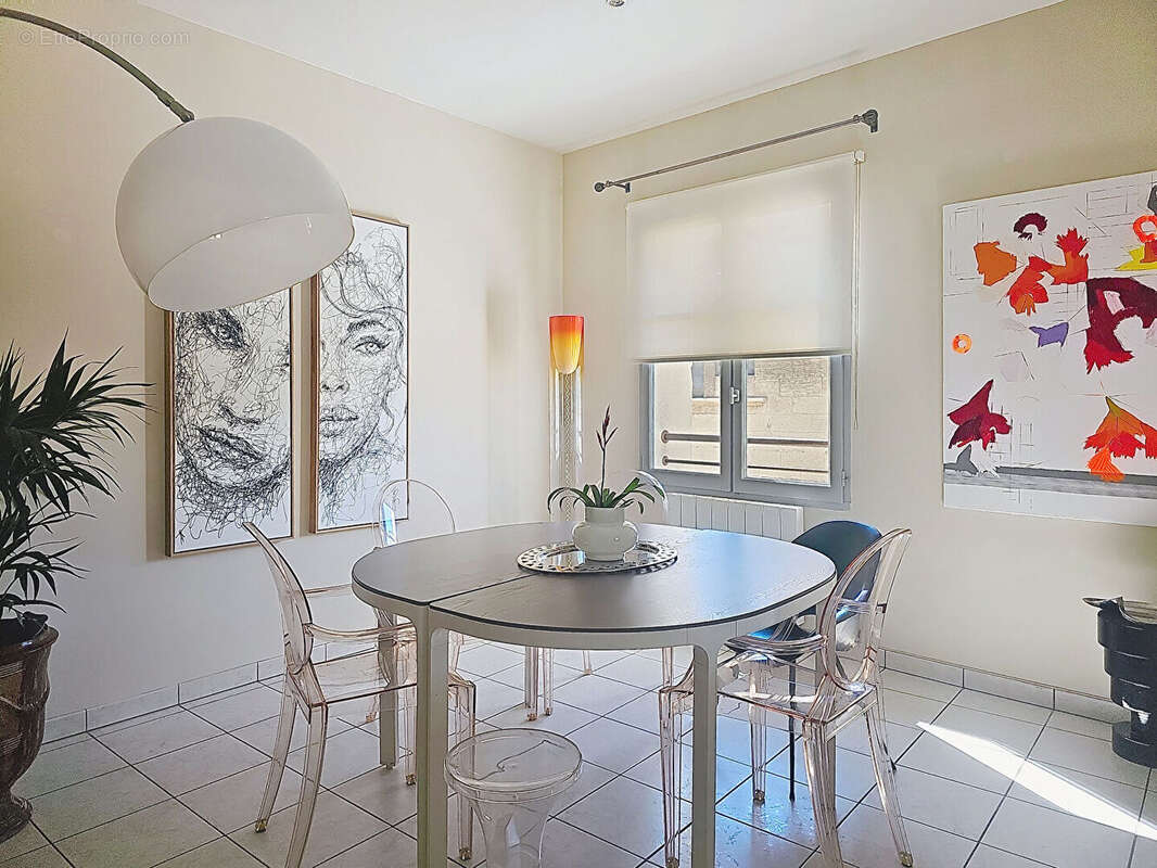 Appartement à VILLENEUVE-LES-AVIGNON