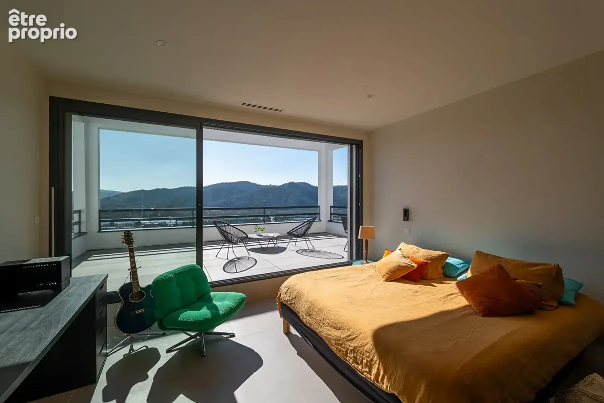 VILLA CONTEMPORAINE  DE  PRESTIGE : 256m² sur  parcelle 913m²  - Panorama exceptionnel sur la Vallée du Rhône - photo 12