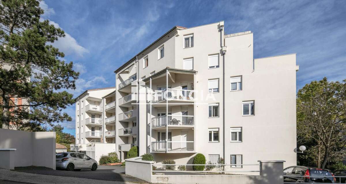 Appartement à SAINT-ETIENNE
