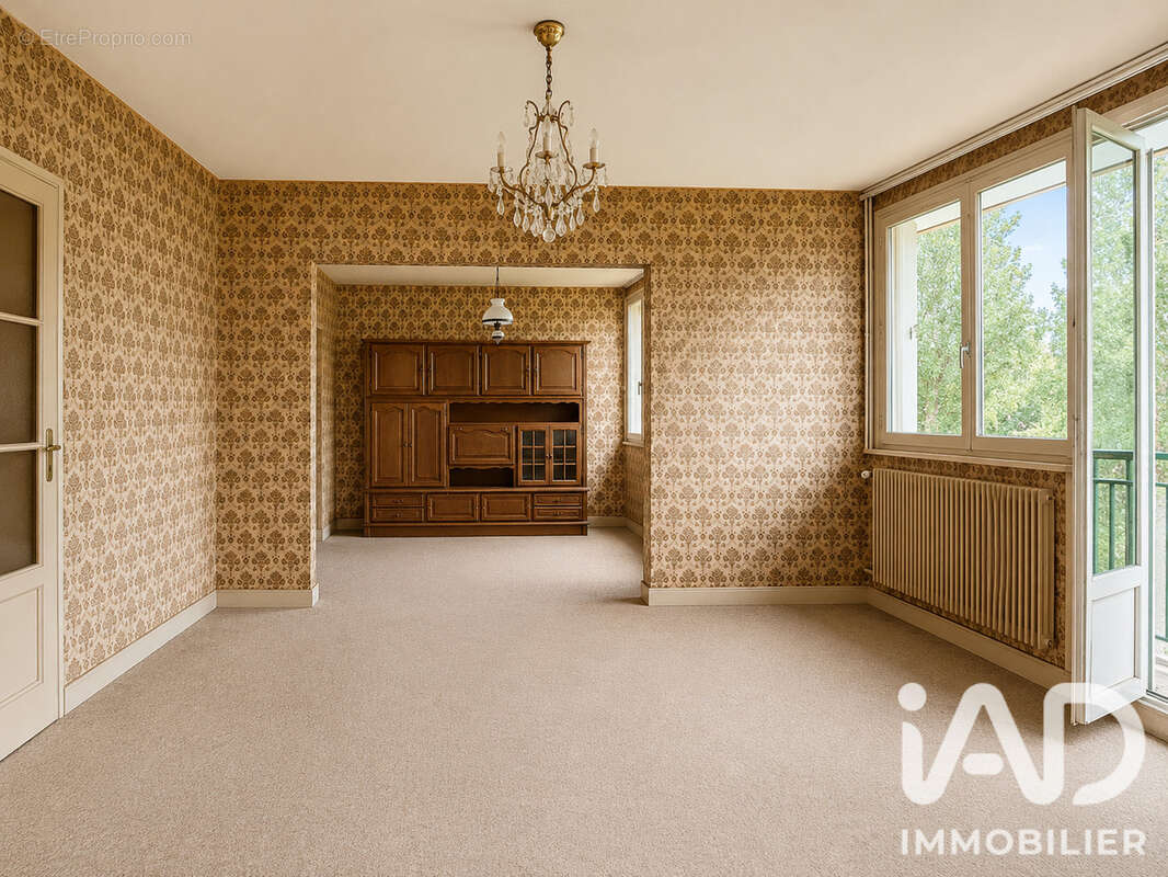Appartement 92 m² à Le Plessis-Trevise  - photo 5