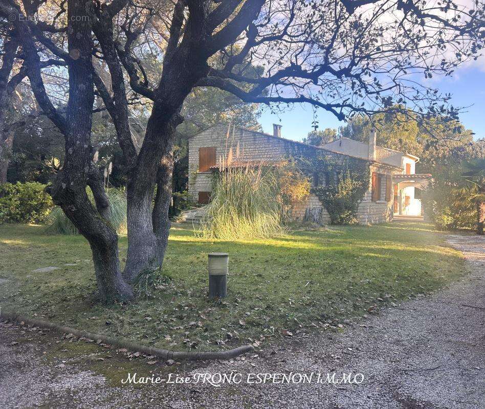 Maison à PERNES-LES-FONTAINES