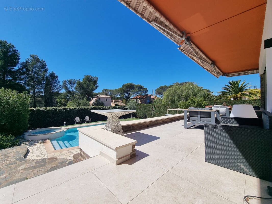 Maison à SAINT-RAPHAEL