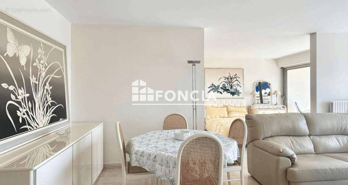 Appartement à MANDELIEU-LA-NAPOULE