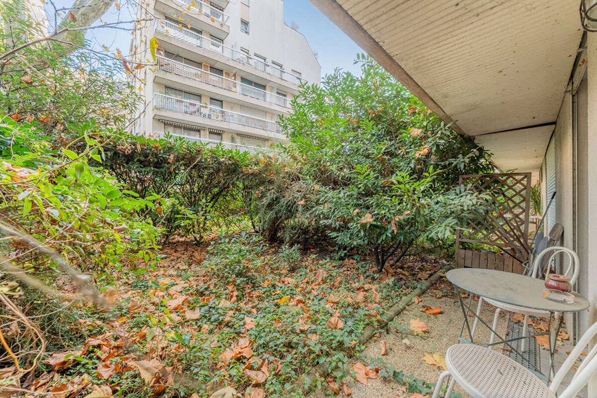 Appartement à PARIS-20E