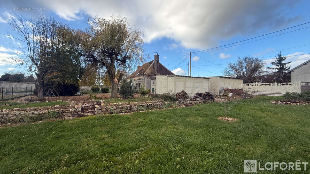 Maison à ETRELLES-SUR-AUBE