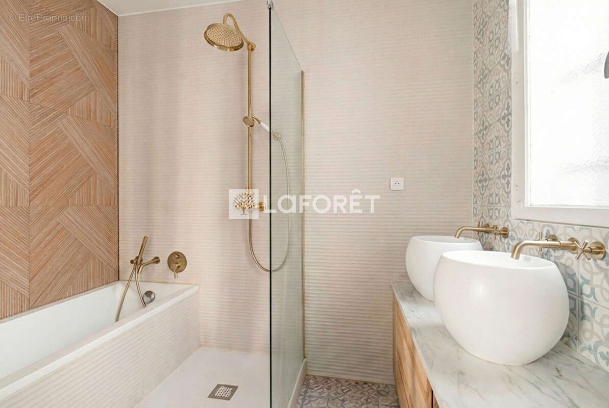 Maison à PARIS-17E