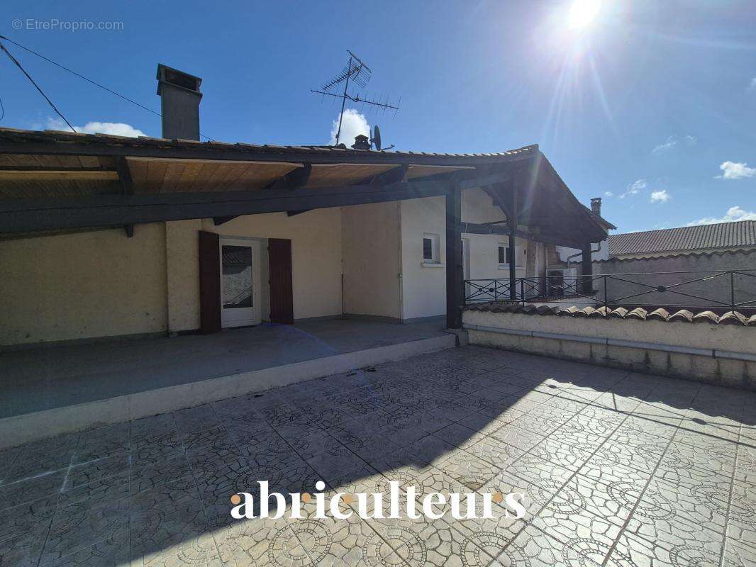 Maison avec terrasse de 45 m² e en vente à Cognac ( 16100) - photo 12