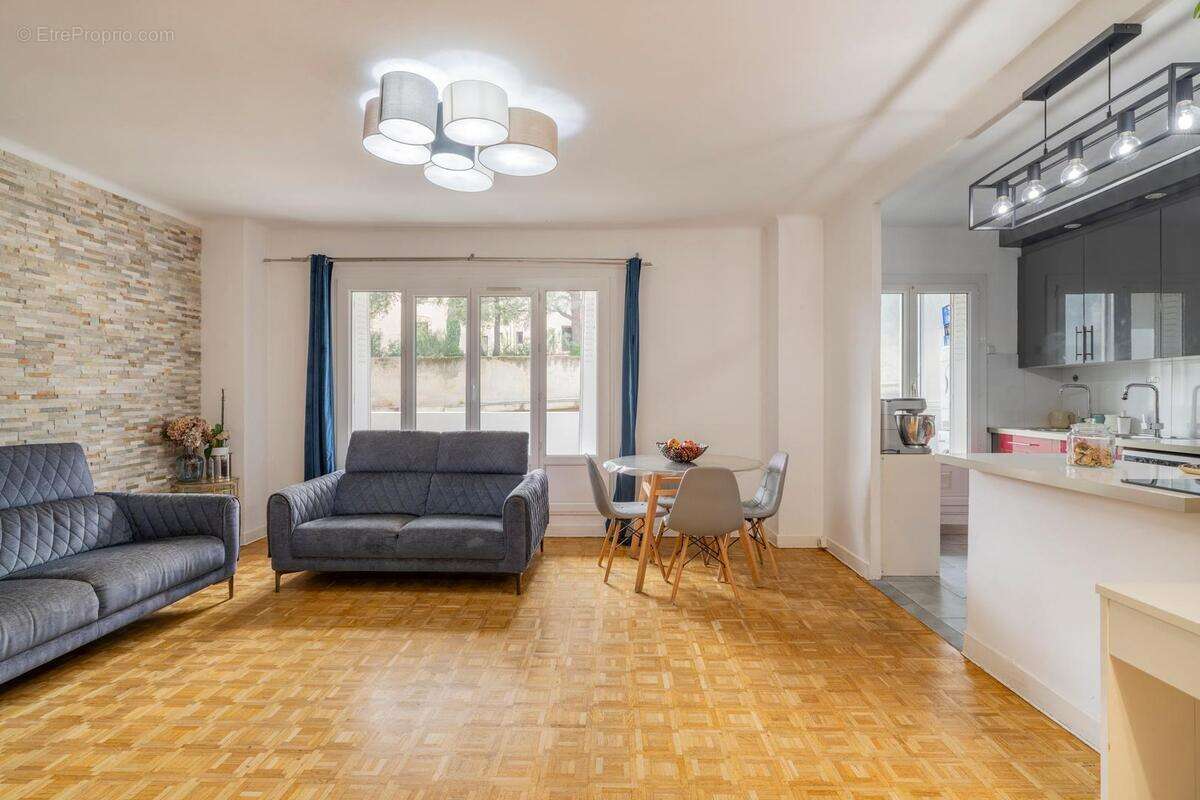 Appartement à MARSEILLE-8E